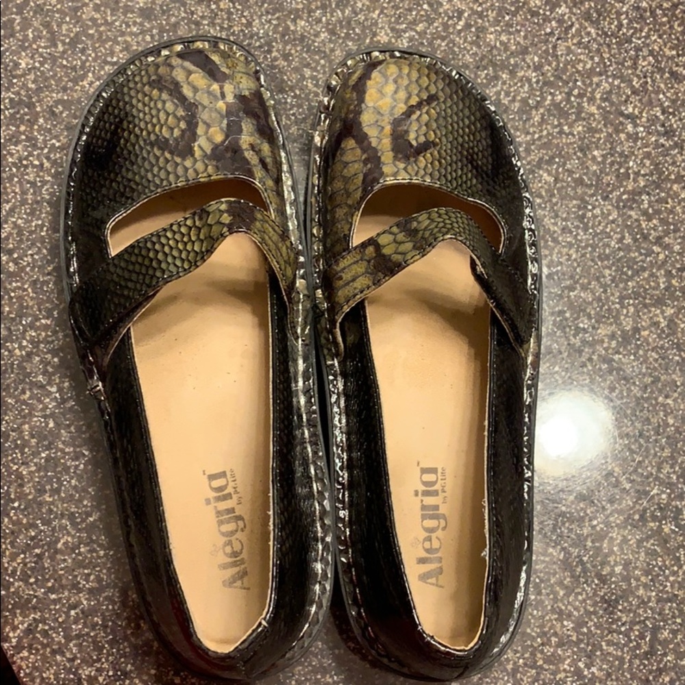 Alegria size 40 Mary Janes